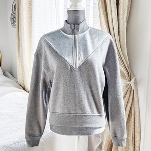 NWOT - Highline silver triangle zipper sweater top